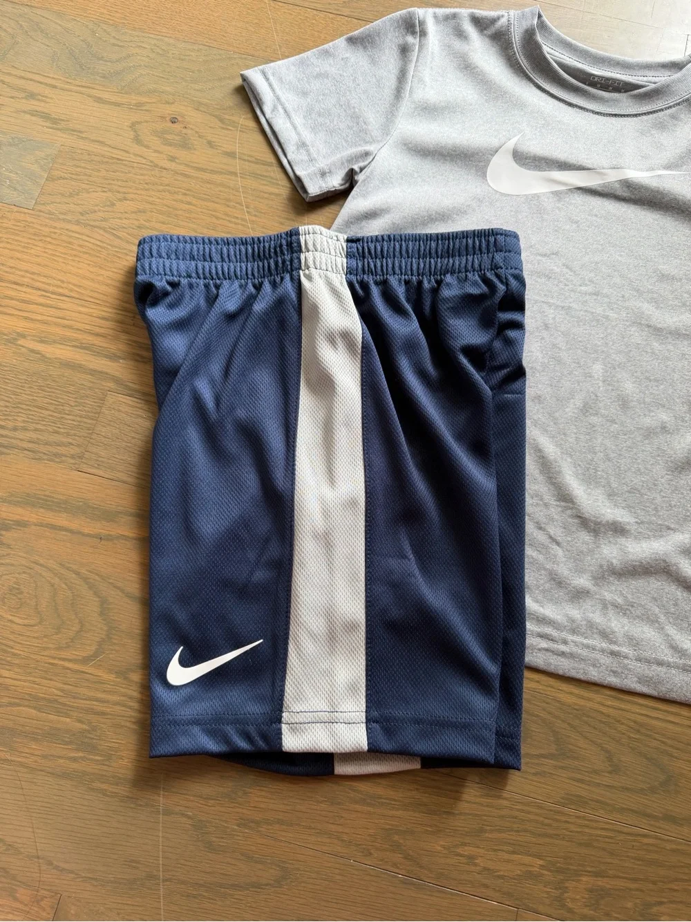 NWT Nike Boys Set size 6